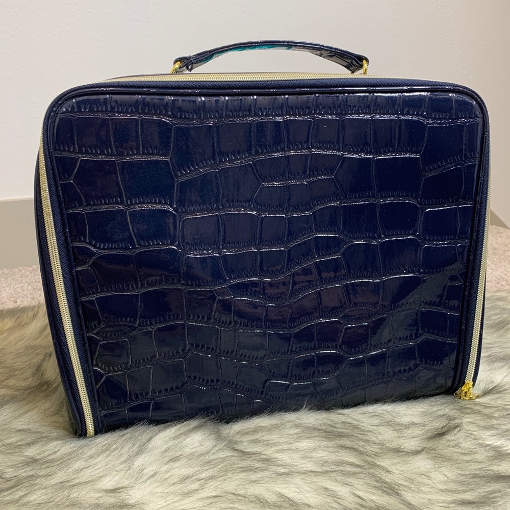 Makeup & Toiletry Case - Picture 2 of 3